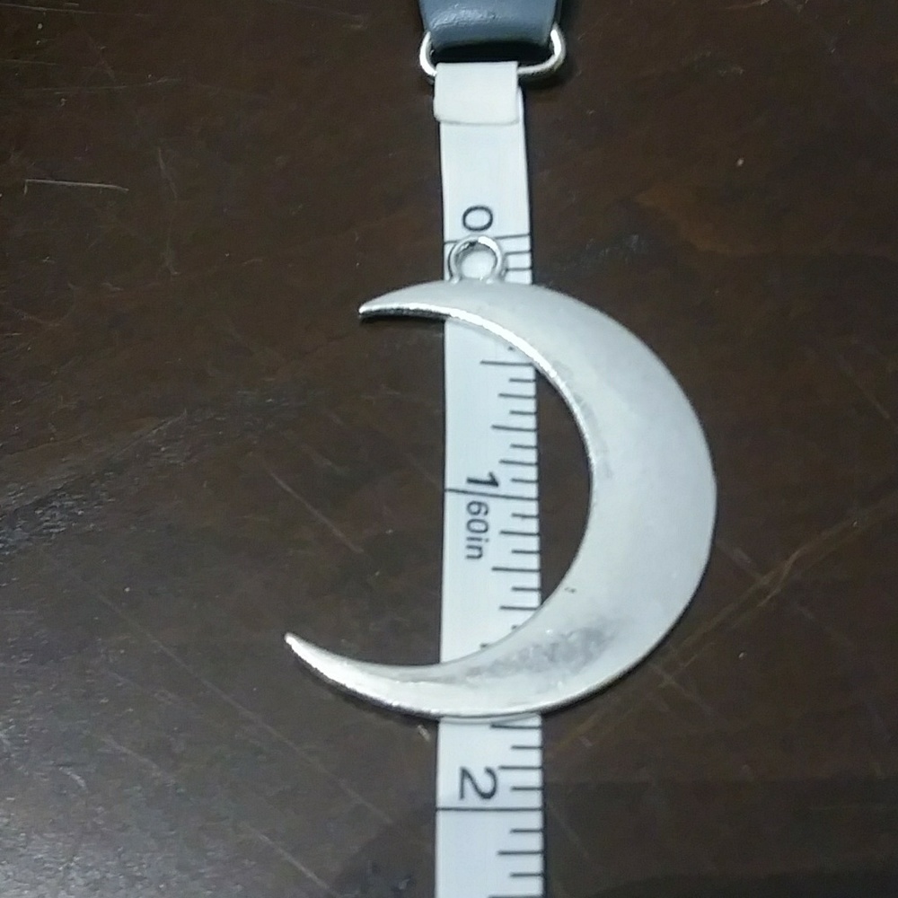HP 🔴 Large Moon Earrings🌖🌕🌔 - Picture 4 of 4